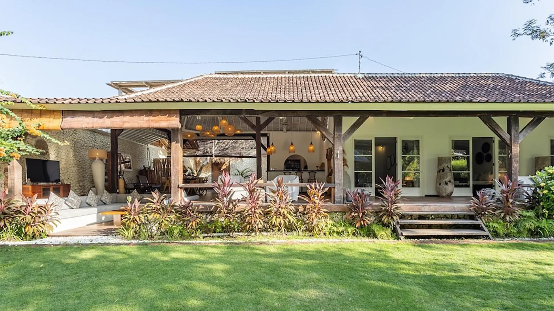 Villa Tabatha By Optimum Bali Villas Canggu  Canggu (Bali)